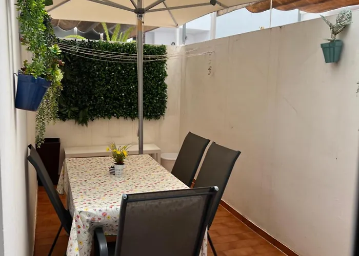 Apartamento*carolapo*con Patio Interior Y Garage